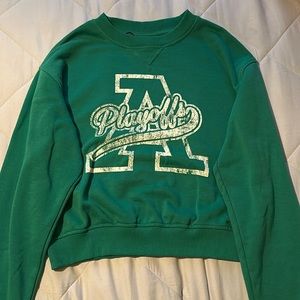 Cute basic sweatshirt!